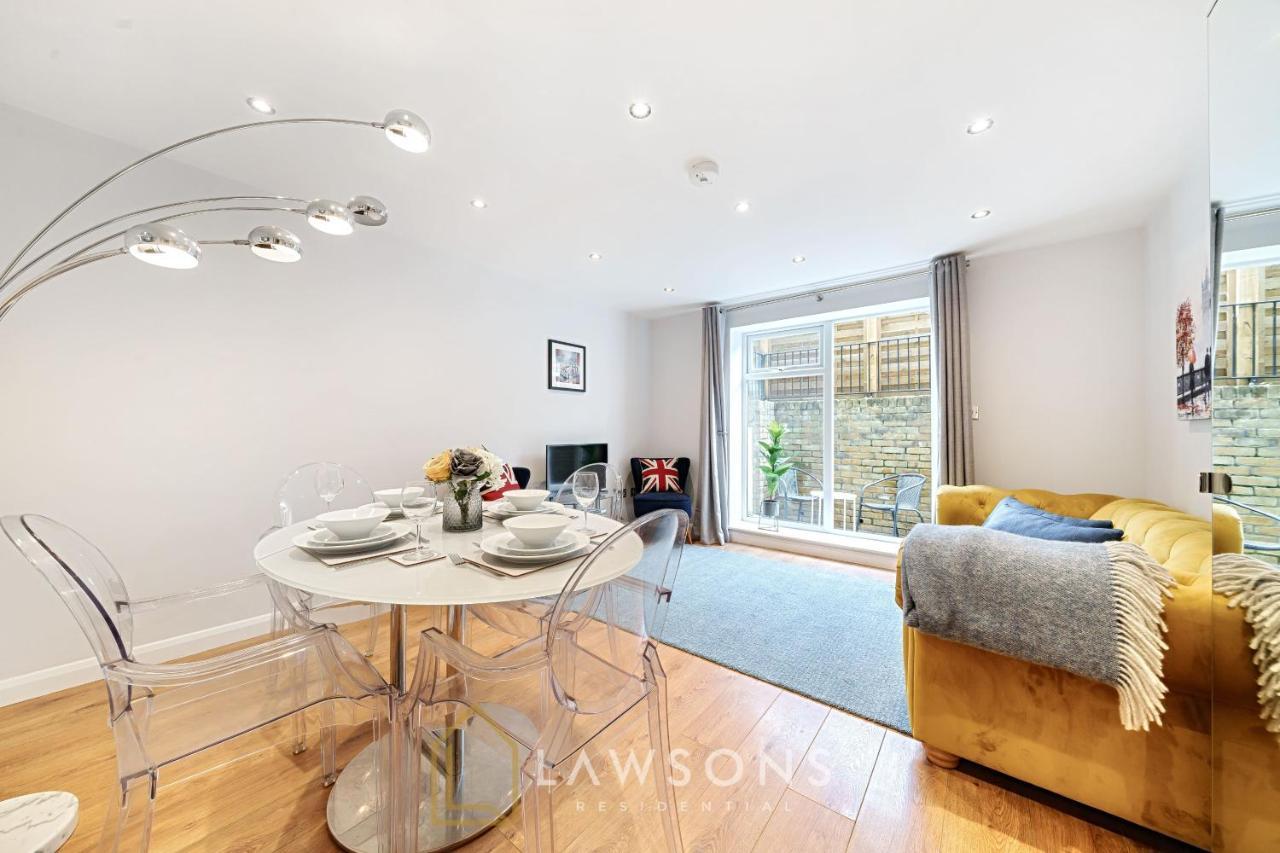 Stylish Living By Lawsons - 3 En Suites Windsor Exterior foto