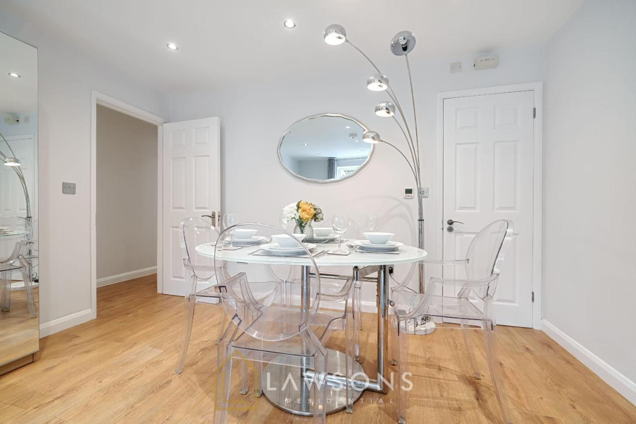 Stylish Living By Lawsons - 3 En Suites Windsor Exterior foto
