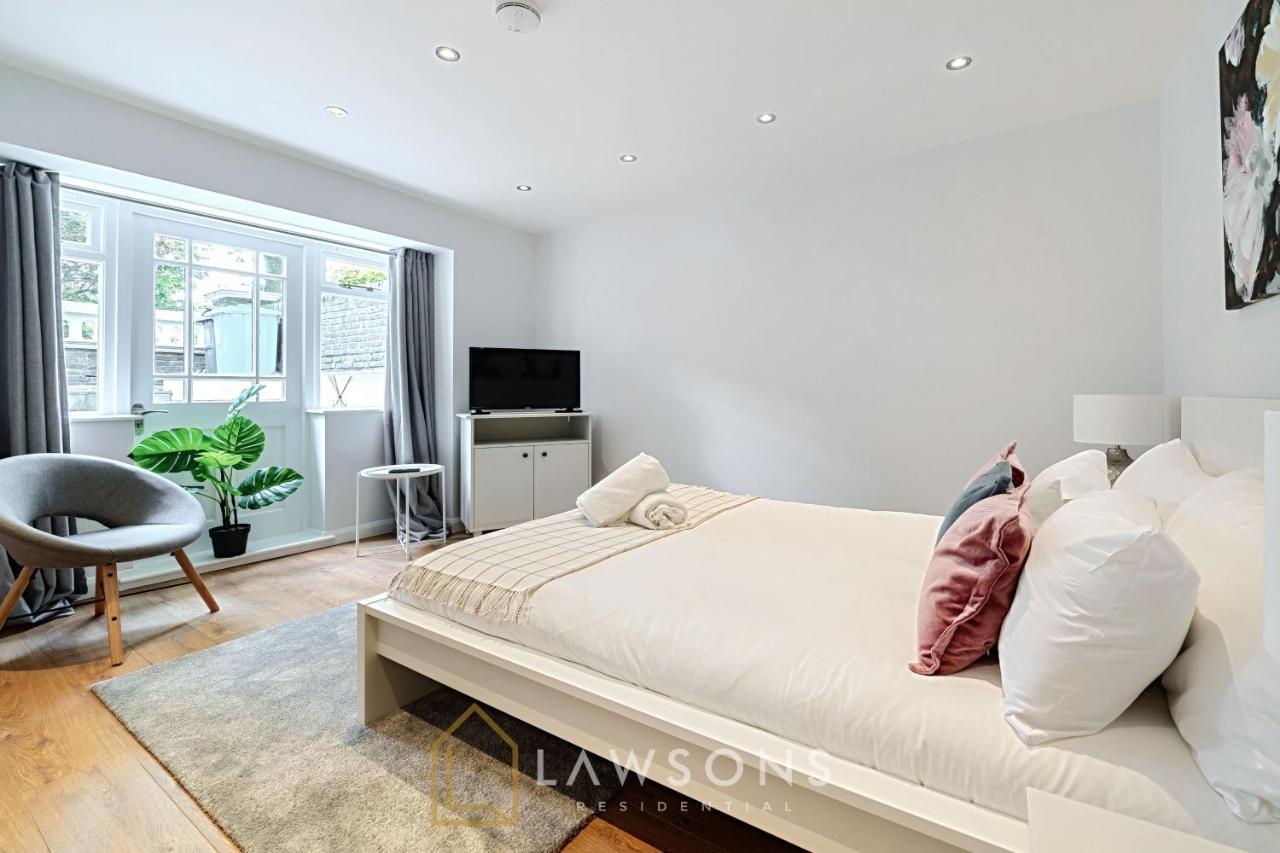 Stylish Living By Lawsons - 3 En Suites Windsor Exterior foto