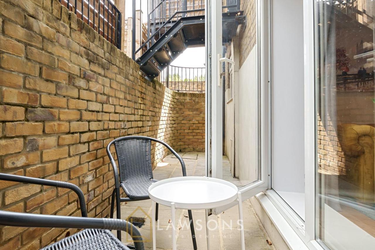 Stylish Living By Lawsons - 3 En Suites Windsor Exterior foto